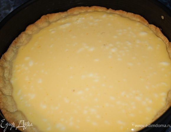 Поставить в разогретую до 180 градусов духовку, выпекать в течение 35 минут.