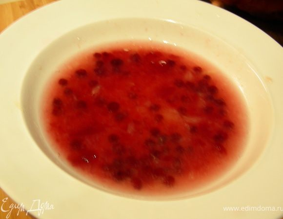 Сок смешиваем с конфитюром. (Мне кажется, что сока можно и поменьше брать).
