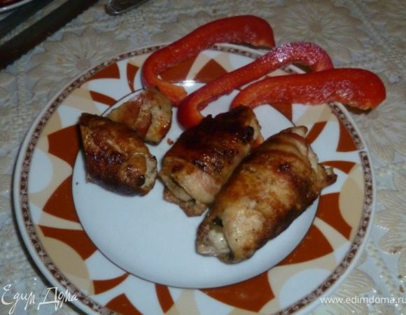 Обжарить рулетики со всех сторон  и ...приятного аппетита!