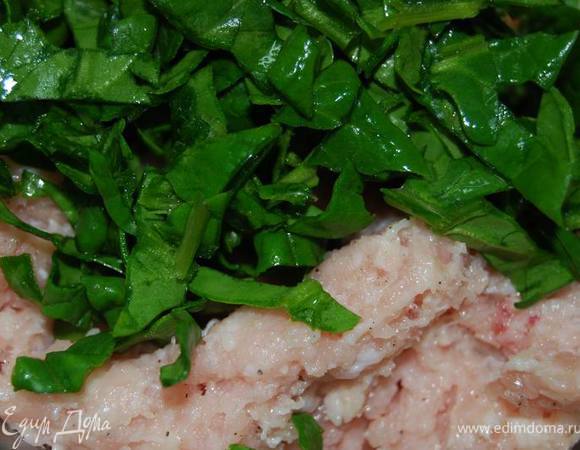 Нарежем их и добавим в фарш.