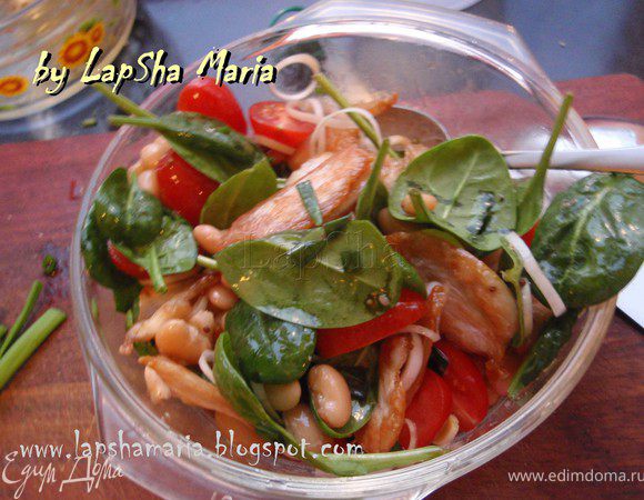 Хорошо все перемешиваем и добавляем соус Винегрет. 