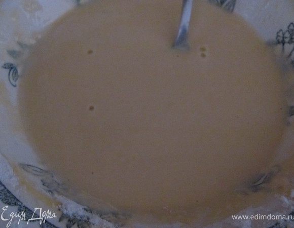 Сделать кляр из 2 ст л муки с горой, 1 яйца, 2ст л холодной воды, должно получится как сметана.
