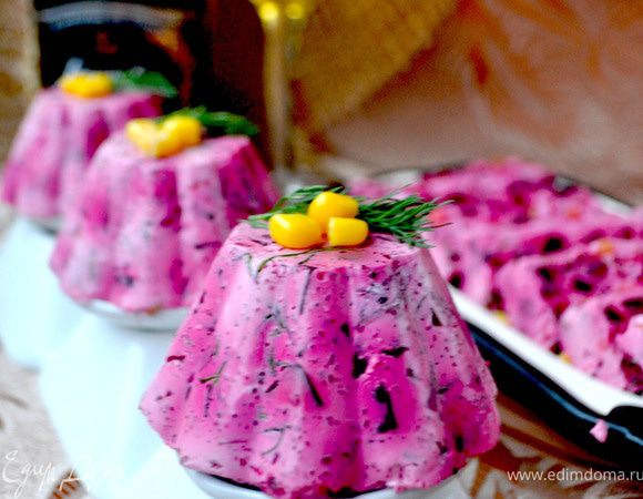 P.S.Мойву можно заменить селёдкой ,но я решила изменить своей традиции и добавила мойву,не пожалела! Очень нежно получилось и вкусно! Кукурузу тоже можно заменить например яблоком,в общем простор для фантазии!!!