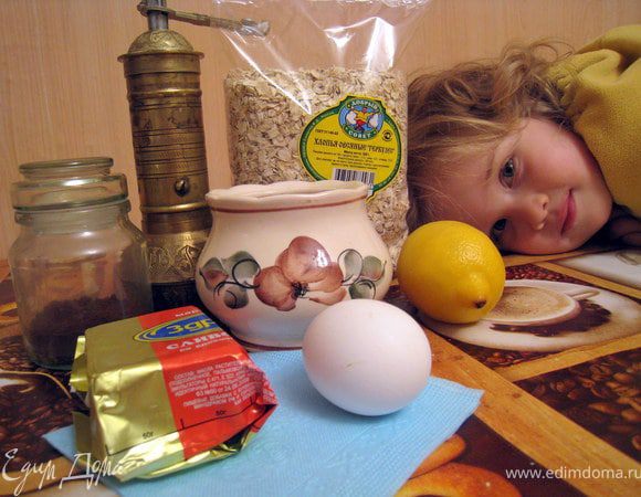 обычно мне активно помогает моя дочка! только и ждёт команды :)