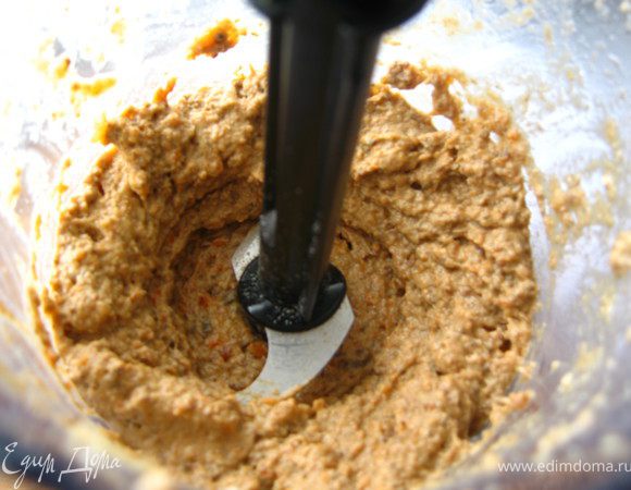 Даем немного остыть и пробиваем блендером, 