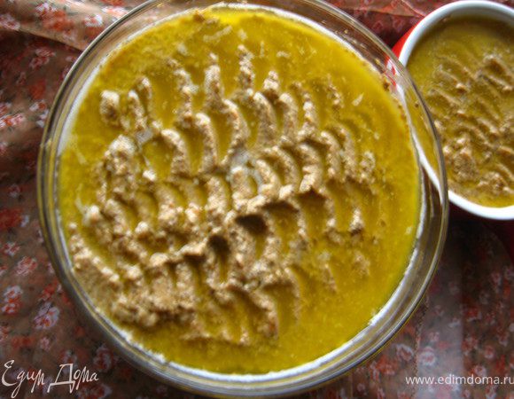 Далее переложить в стеклянную посуду, растопить сливочное масло и залить паштет