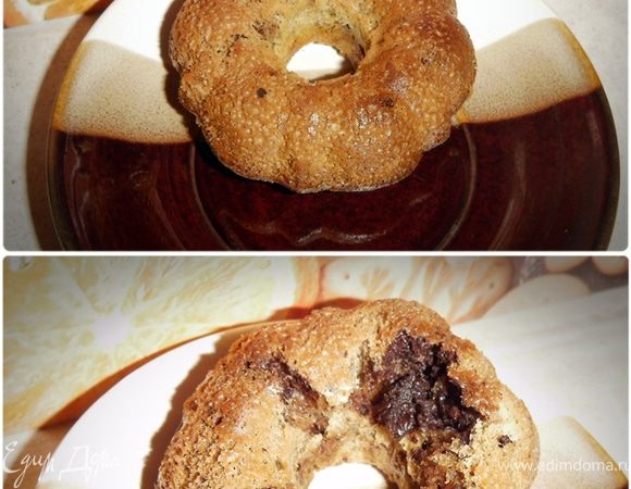 Большие - хрустящие снаружи, нежные внутри. В них особенно хорошо чувствуется шоколад.