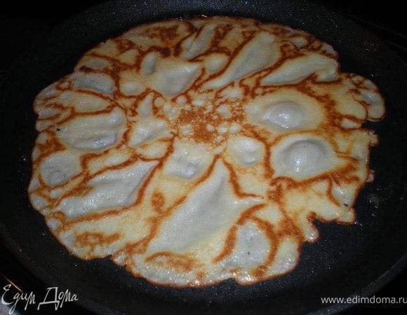 Первый раз делала блины на кокосовом молоке и на маргарине.Такие чудные они получаются.Но снимаются легко и не рвутся.