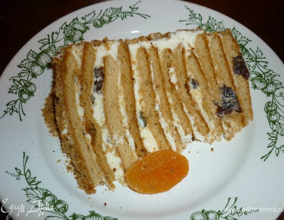 Промазать готовые коржи кремом.И обсыпать орехами(измельчёнными блендером).