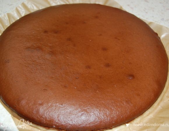 Выпекать при 180°С 20 минут. Так же выпекаем второй корж.