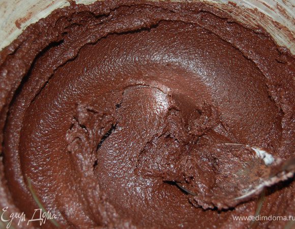 Масляный: Мягкое сливочное масло растереть с сахаром и какао. 