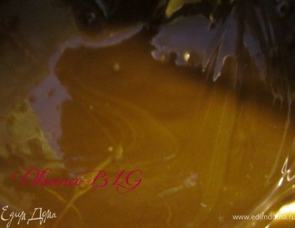 Шоколад растопить.Немного охладить.