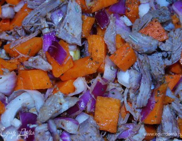 Мясо,соль,перец,любимые вами специи.