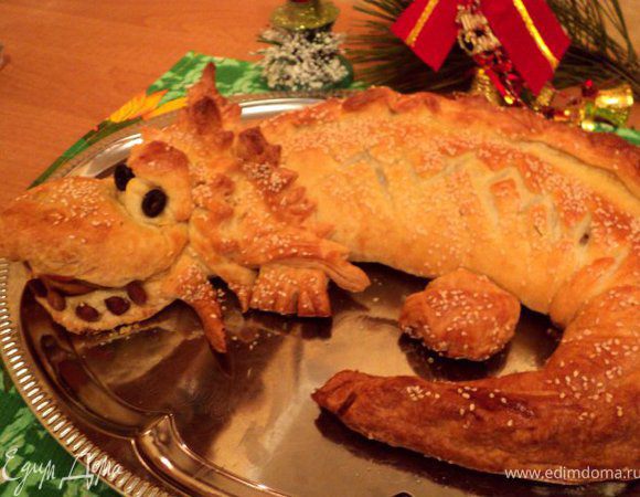 Готовый пирог смазать растопленным сливочным маслом. Приятного аппетита!