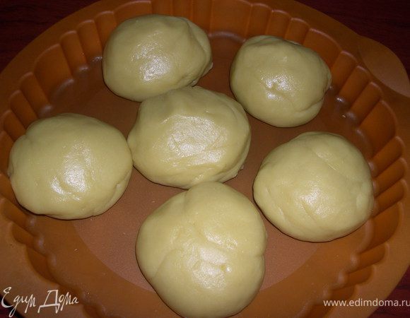 Тесто разделить на 6 частей.