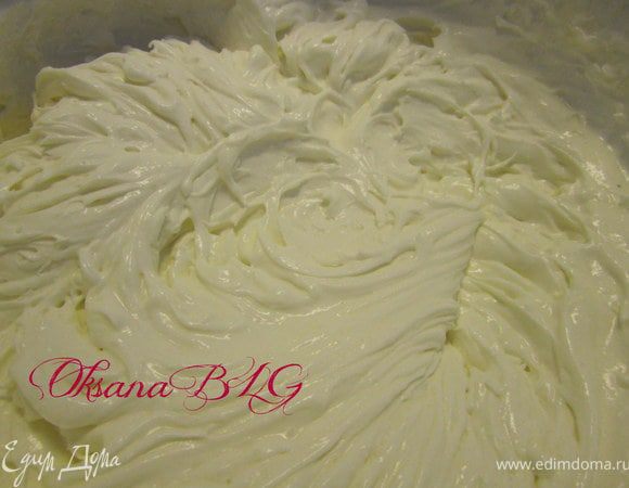 Сливки взбить.