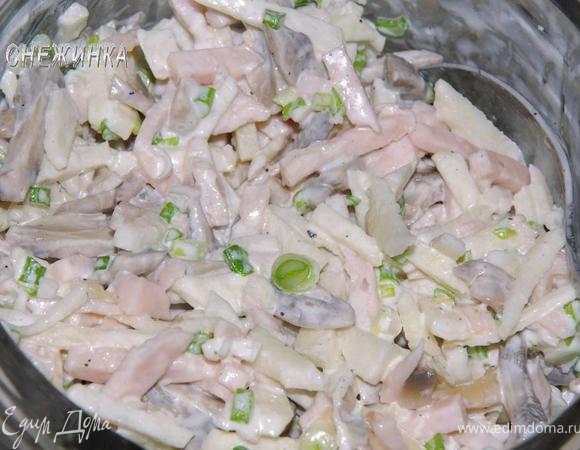 Перчим, добавляем майонез. Перемешиваем.