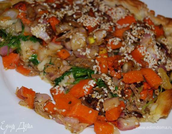 Достаем ароматный пирог из духовки,даем еще больше набраться чудесного запаха,оставив его минут на 10-15. Такой же пирог можно сделать и закрытым и взять с собой на зимний пикник. Еще раз произношу мои слова доброй памяти Оле-Лайле и благодарность  НатаЛи.  