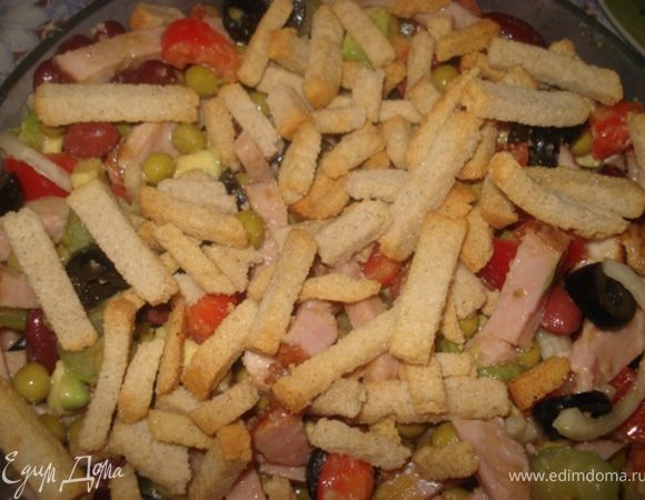 Перед подачей добавить сухарики и перемешать.