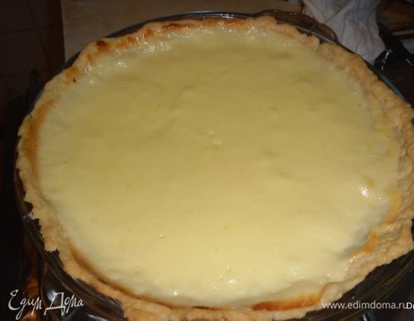 и вернуть форму в духовку.Выпекать при 150 градусах еще от 30 до 50 минут.Периодически доставая и проверяя.Для того, чтобы проверить готовность - вытащить и встряхнуть.Должен подрагивать только центр.Не передержите!
