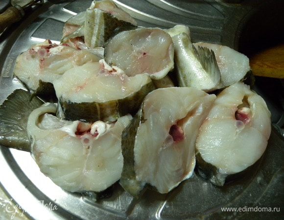 и порезать на куски (стейки). 