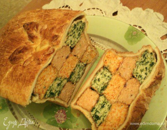 Подавать запеканку, порезав кусочками. Приятного аппетита!