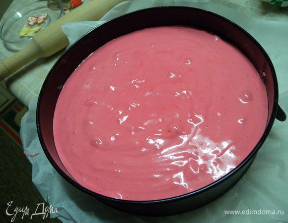 Бумагу застрелить в форму. Бока смазать минимальным количеством раст масла. 