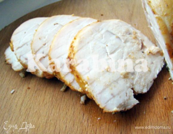 * лучше брать грудинку индейки. Она большая (от 1кг до 1,5кг), и не прийдется ничего сворачивать в рулет. И будет больше мяса. Этот вариант больше подходит для пробы. Соответственно, увеличить количество всех ингредиентов в 2 или 3 раза. (В Киеве 1кг = ~55-60грн).
