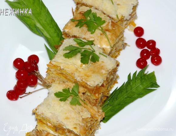 Обязательно даем тортику пропитаться. Он становится мягче и тает во рту. Разрезаем на порции и подаем! Приятного аппетита!