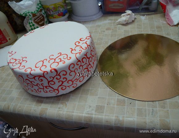 27.Перекладываем на подложку с помощью шпателя.  