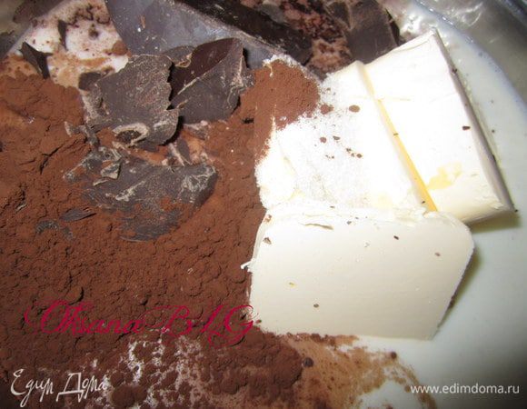 Для шоколадного теста.
Молоко влить в кастрюлю, добавить сахар, какао, шоколад, варить до растворения шоколада. Охладить.