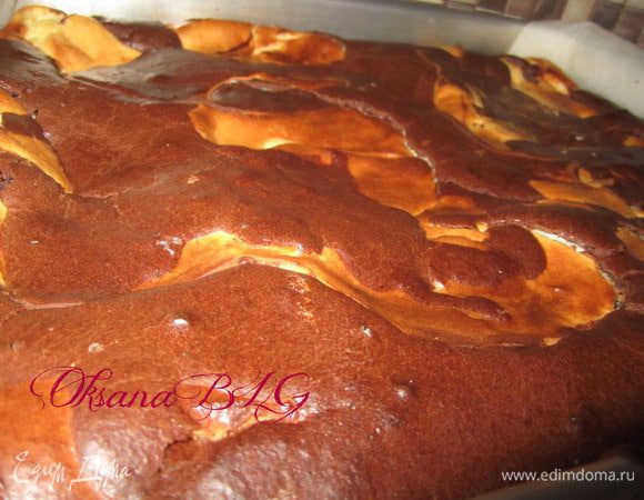 Выпекать в духовке при температуре 175 градусов около 45 минут, может на 10-15 минут больше. Готовность можно проверить деревянной шпажкой. После выпечки оставить оставить в приоткрытой духовке.