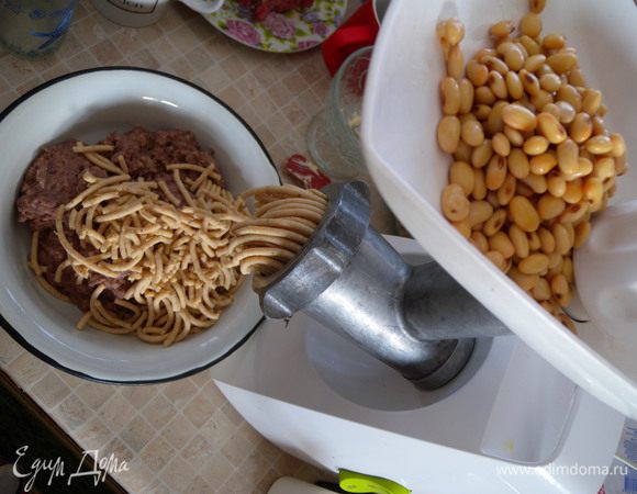 А во вторую часть сою решила перекрутить через мясорубку. 