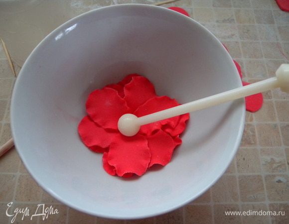 13. Положить сверху второй слой и прижать (можно пальцем). 