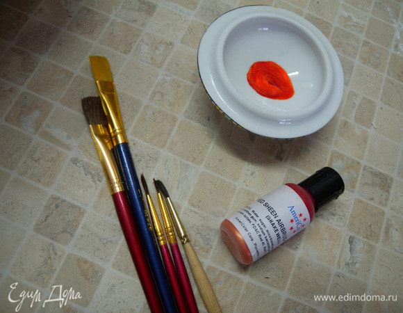 17. Перед укладкой на торт подкрасить. Гелевая или аэрографная краска. 