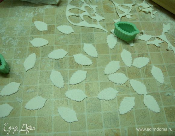 19. Еще листики, которые били на торте. Чисто с желатиновой мастики. 