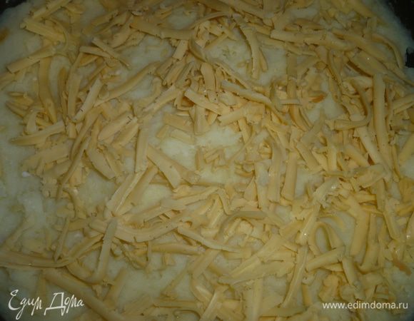 еще слой куриного мяса, слив.масло и слой картофельного пюре, сверху присыпать натертым сыром