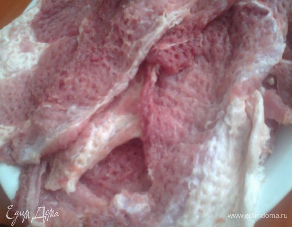 Обычно молоточком орудует у меня муж,но он в рейсе...пришлось позвать на помощь сына(с лёгкостью отбил свининку!)