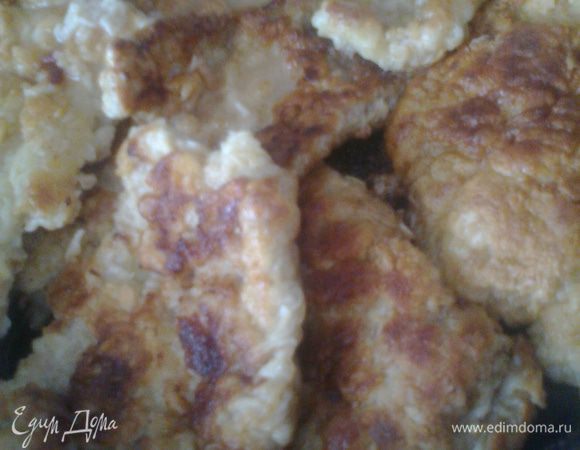 Когда все обжарим,подливаем водички и тушим все вместе под крышкой 20-30 минут,переворачивая в процессе...