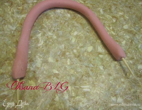 Сформировать ручки и бант, оставить сохнуть минимум на 4 часа.