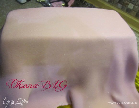 Покрыть торт.