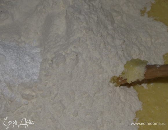 Добавить муку с рыхлителем