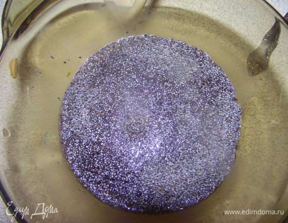 Мак залить кипятком.