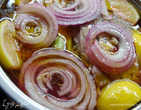 Варим на среднем (но не слишком малом) огне под крышкой. У меня этот процесс занял 30-40минут. 