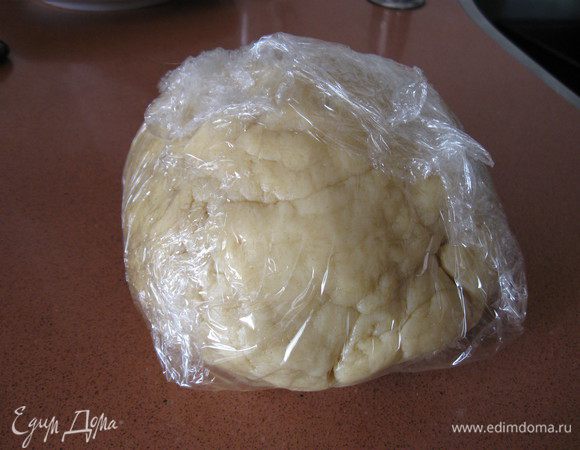 заворачиваем в пленку, кладем в холодильник на 1 час