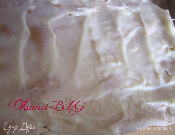 Корж смазать 2-3 ст.л. заварного крема.