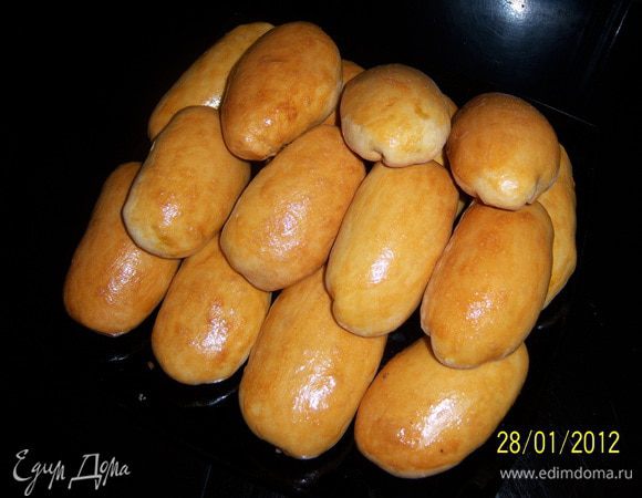 за 15 минут до готовности намазать взбитым яйцом. Приятного аппетита!!!