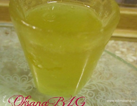 После охлаждения рюмочку немного подержать в теплой воде, по краям пройтись острым ножом и аккуратно достать из рюмки.