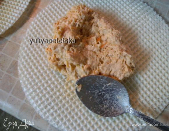 Выложить на 2 коржа. 