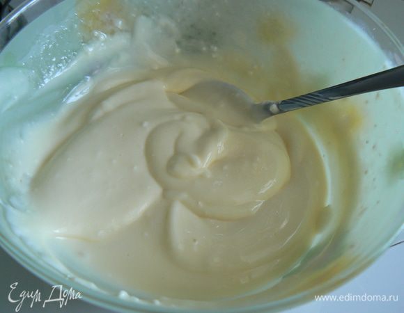 Кримчизовый топпинг: взбить творожный сыр и сахар. Добавить яйцо,взбить. 